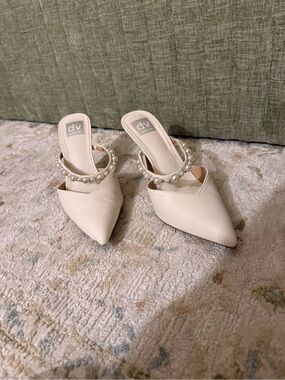 DV by Dolce Vita Cream Pearl-Embellished Pointed Toe Mules